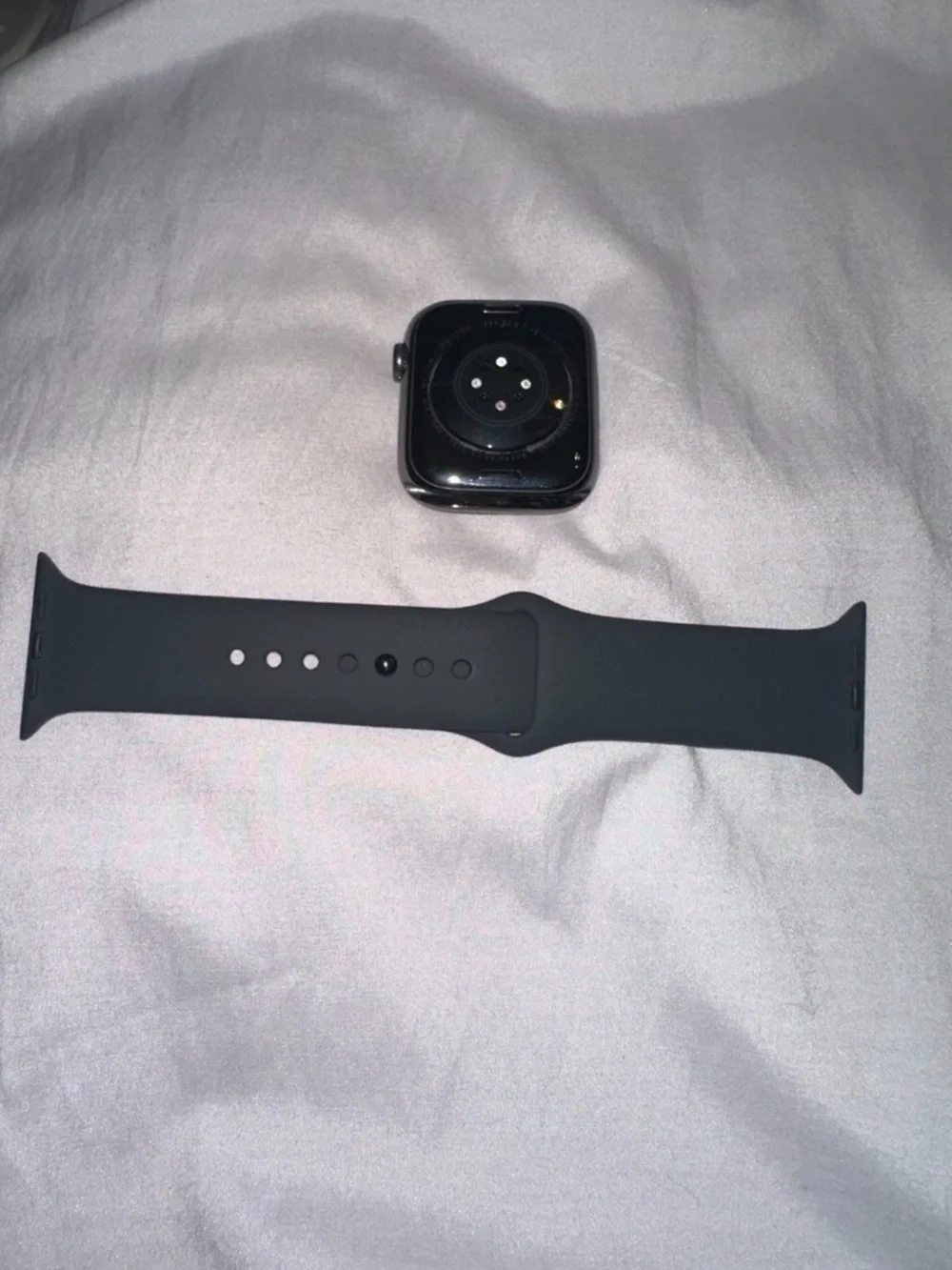 (MNW13LL/A) Midnight Colored Apple Watch Series 8 (GPS + Cellular, 45mm) - Picture 3 of 4
